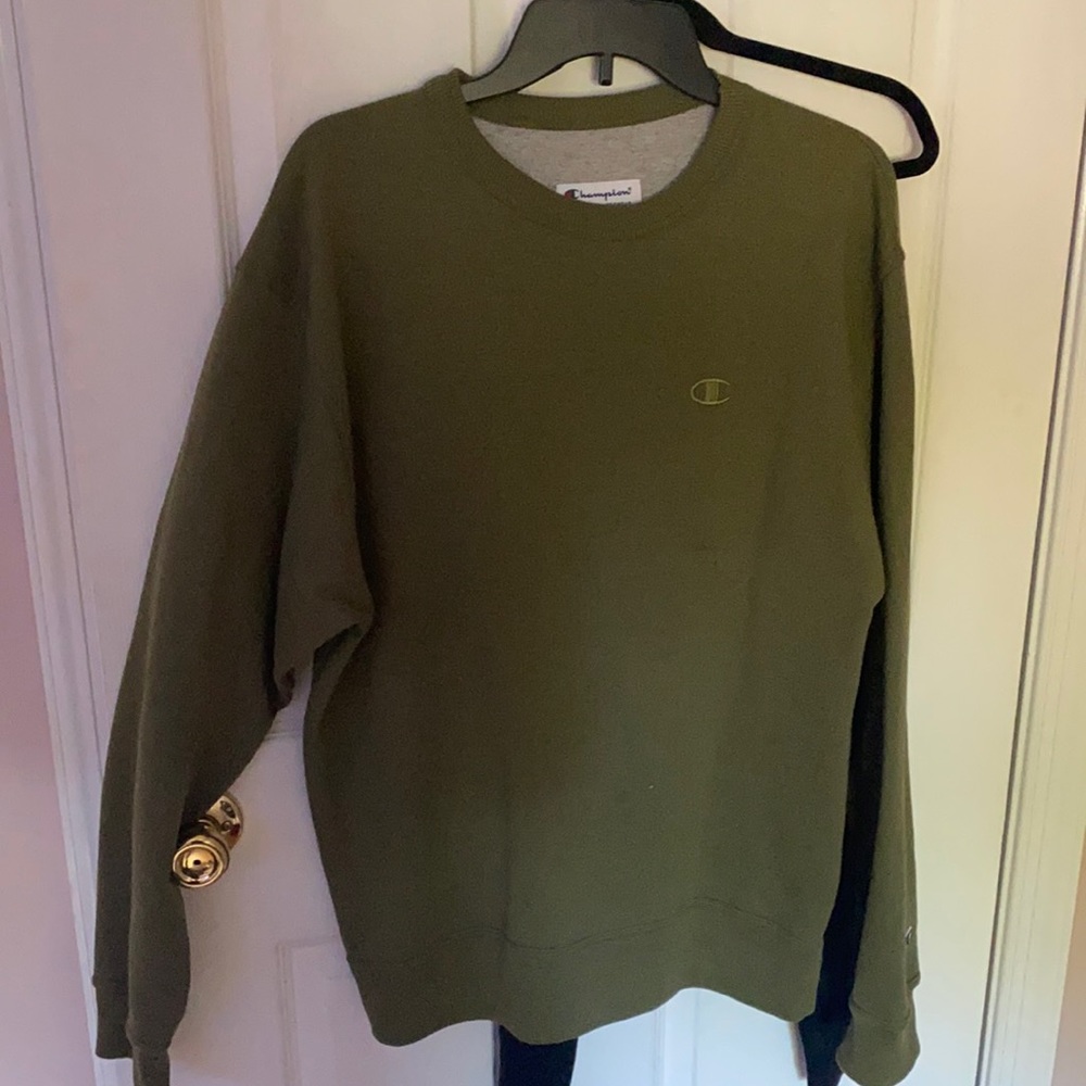Champion dark green sweatshirt